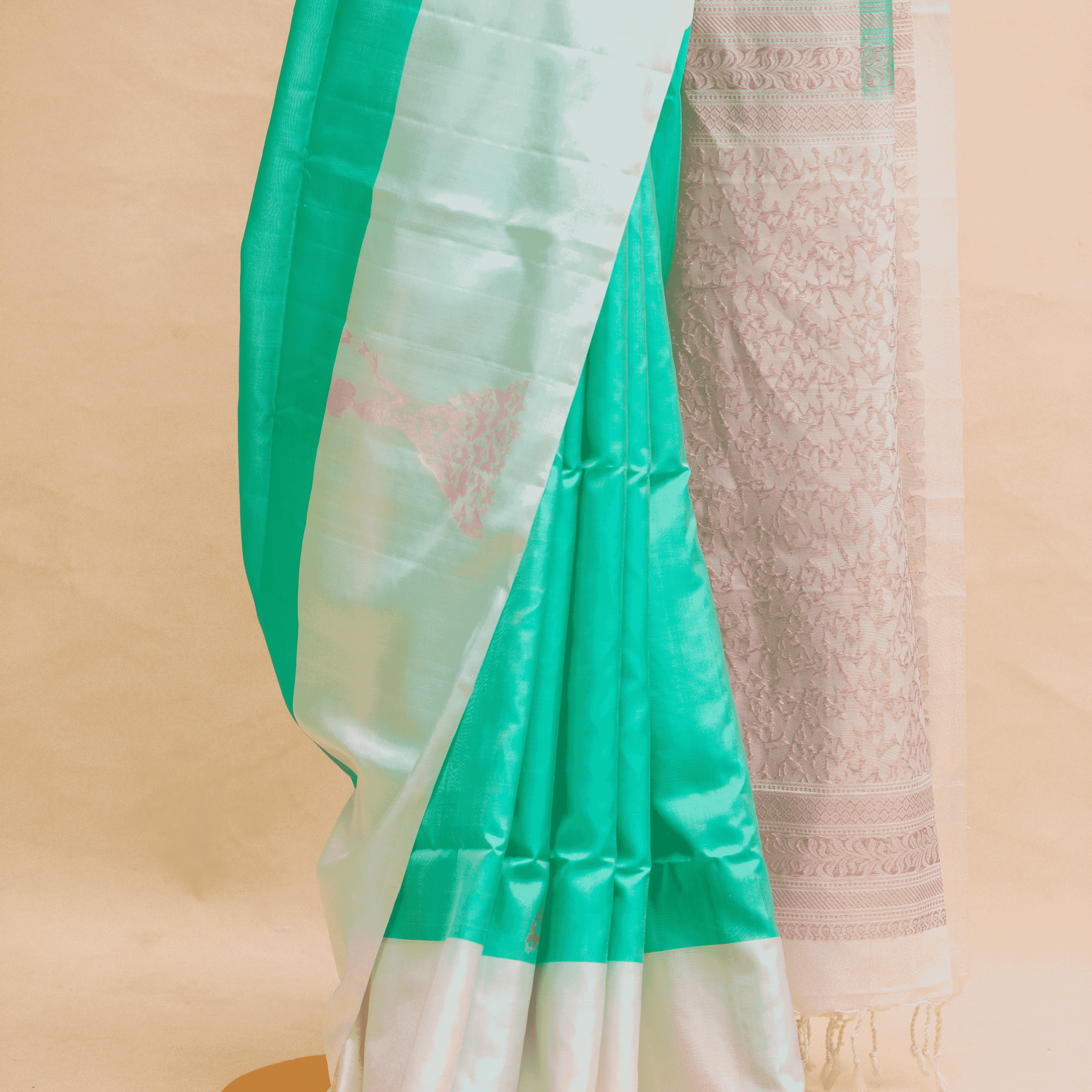 pastel green creamy border with unstiched blouse