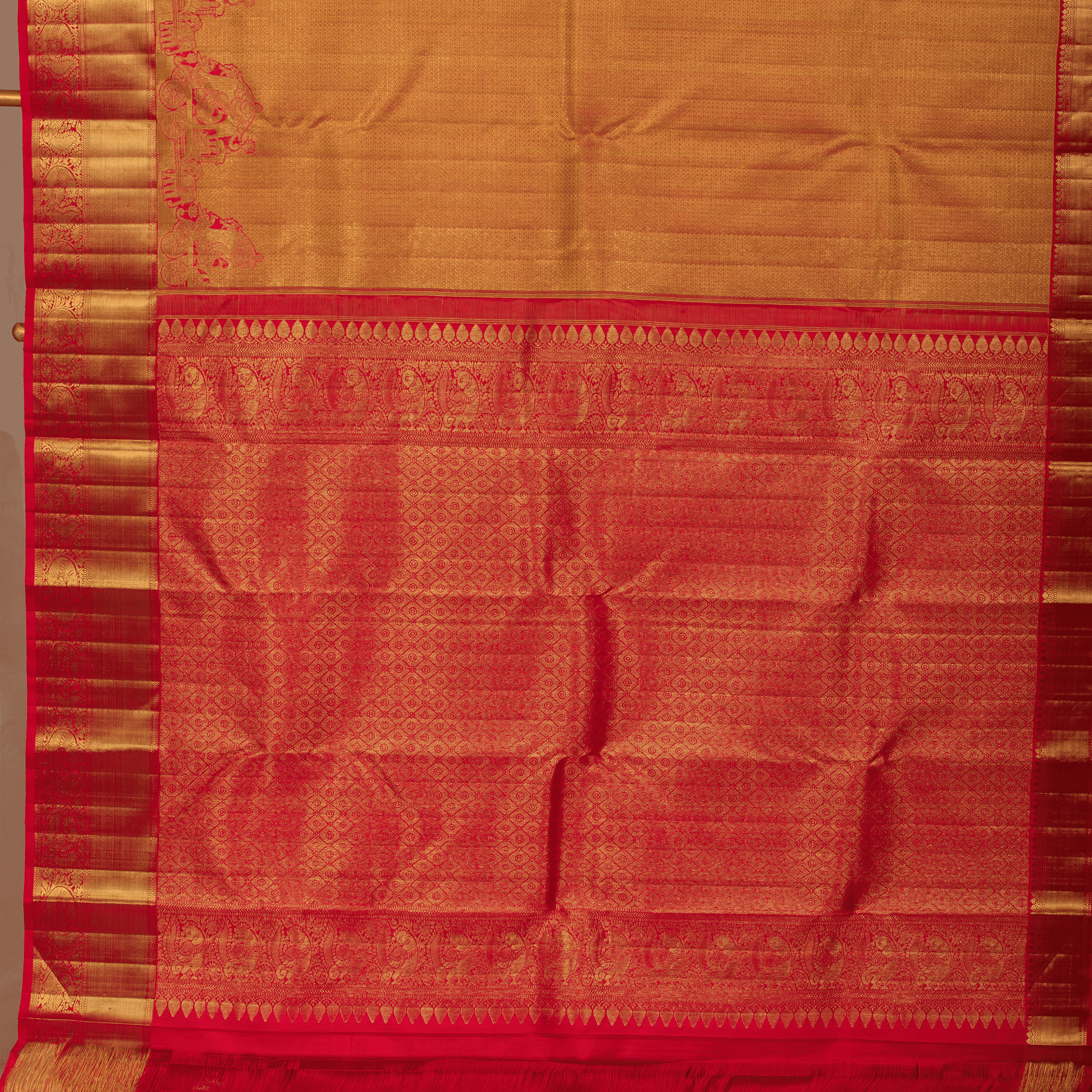 Gold & Pink Thread Body Design With Unstiched Blouse