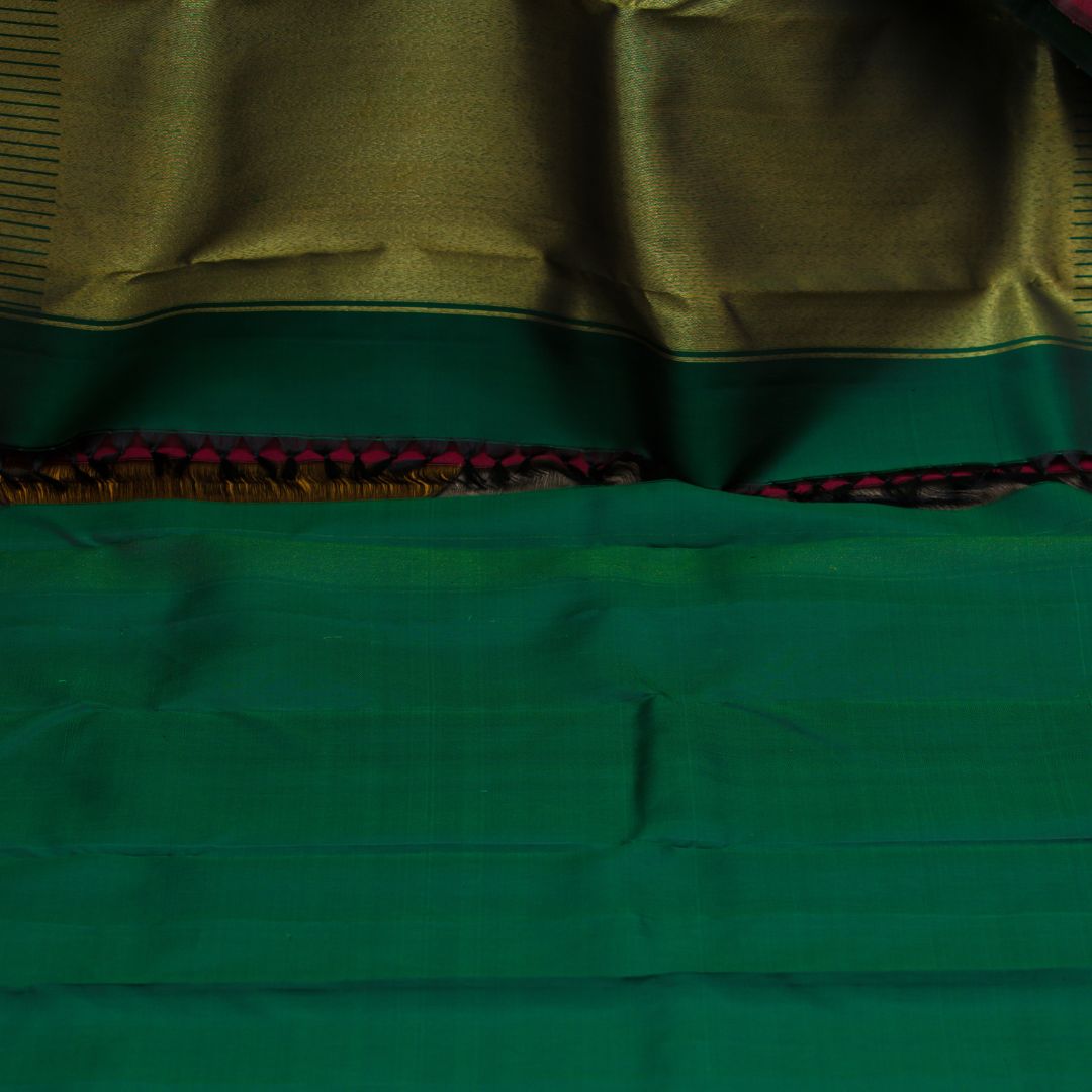 Elegant Temple Border Saree – Maroon