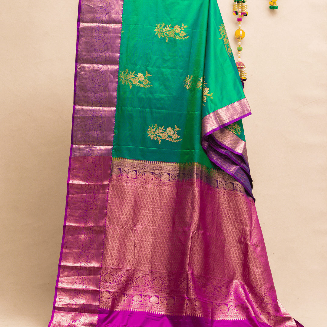 green with mejentha border with unstiched blouse