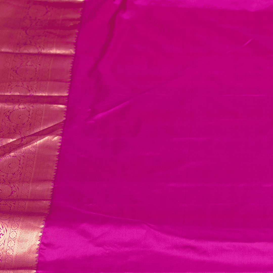 green with mejentha border with unstiched blouse