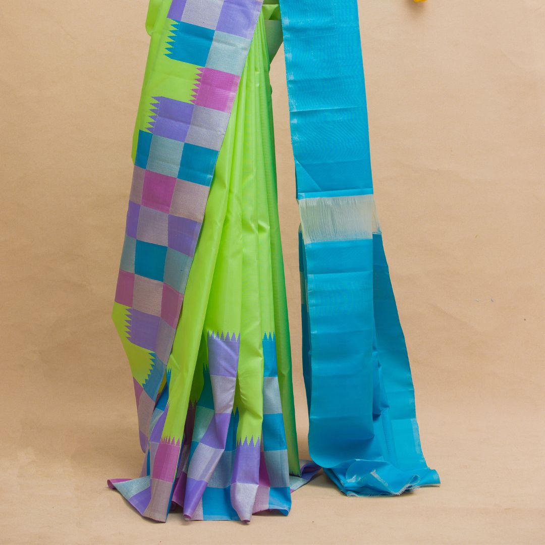 Elegant Pista Green Saree with Unstitched Blouse